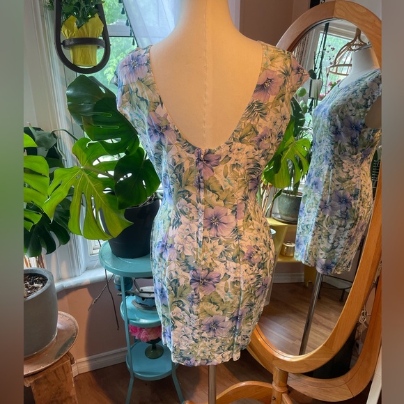Feminine Floral Print Vintage 1990's 'Fairweather' Scoop Back Mini Dress - Picture 3 of 10